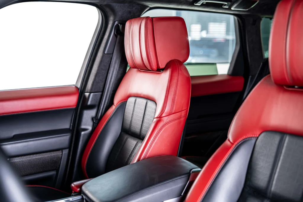 Range Rover Sport V8 Dynamic Image