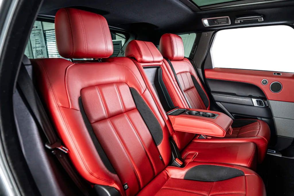 Range Rover Sport V8 Dynamic Image