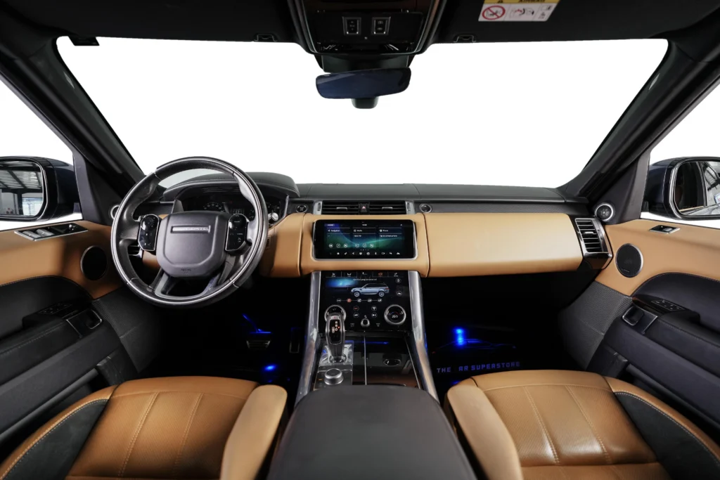 Land Rover Range Rover Sport HSE Dynamic Image