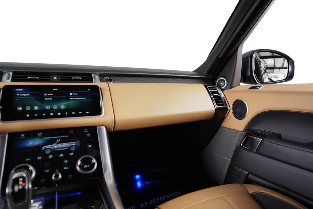 Land Rover Range Rover Sport HSE Dynamic Image