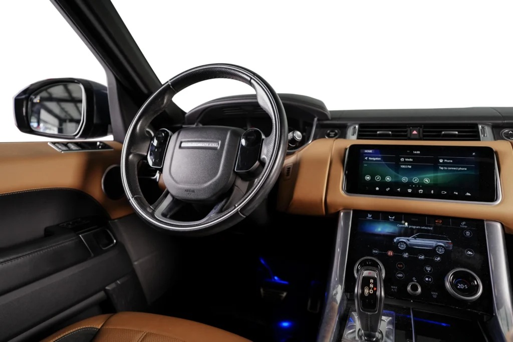 Land Rover Range Rover Sport HSE Dynamic Image