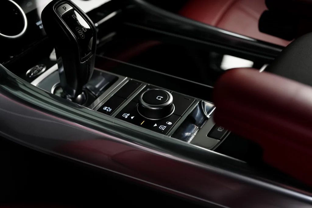 Land Rover Range Rover Sport HSE Dynamic Image