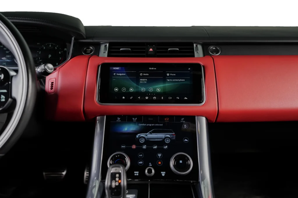 Land Rover Range Rover Sport HSE Dynamic Image