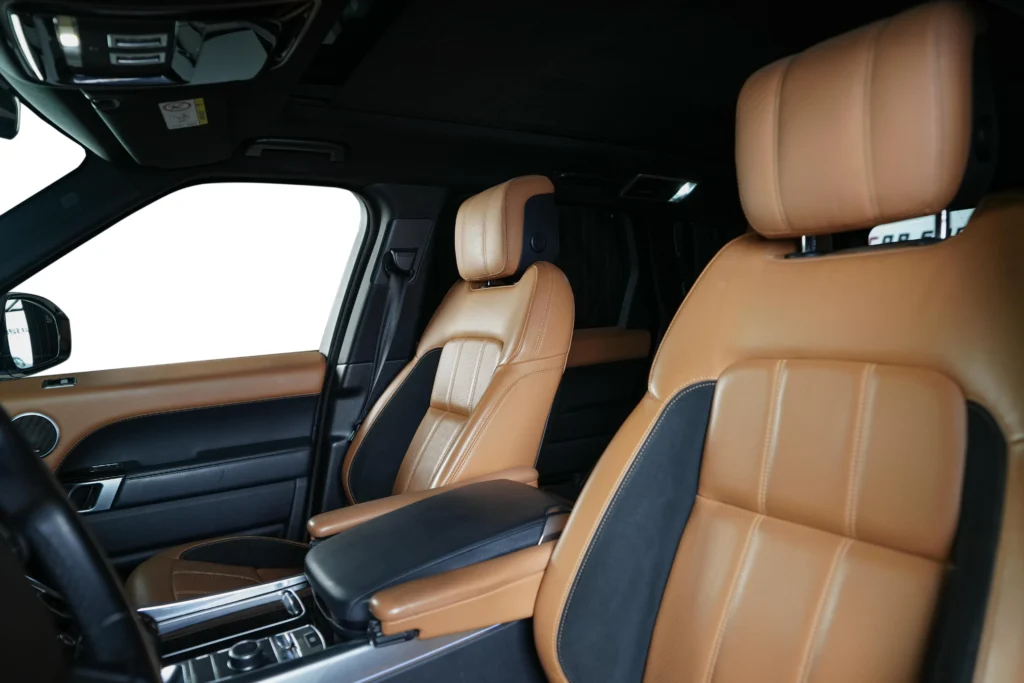 Land Rover Range Rover Sport HSE Dynamic Image