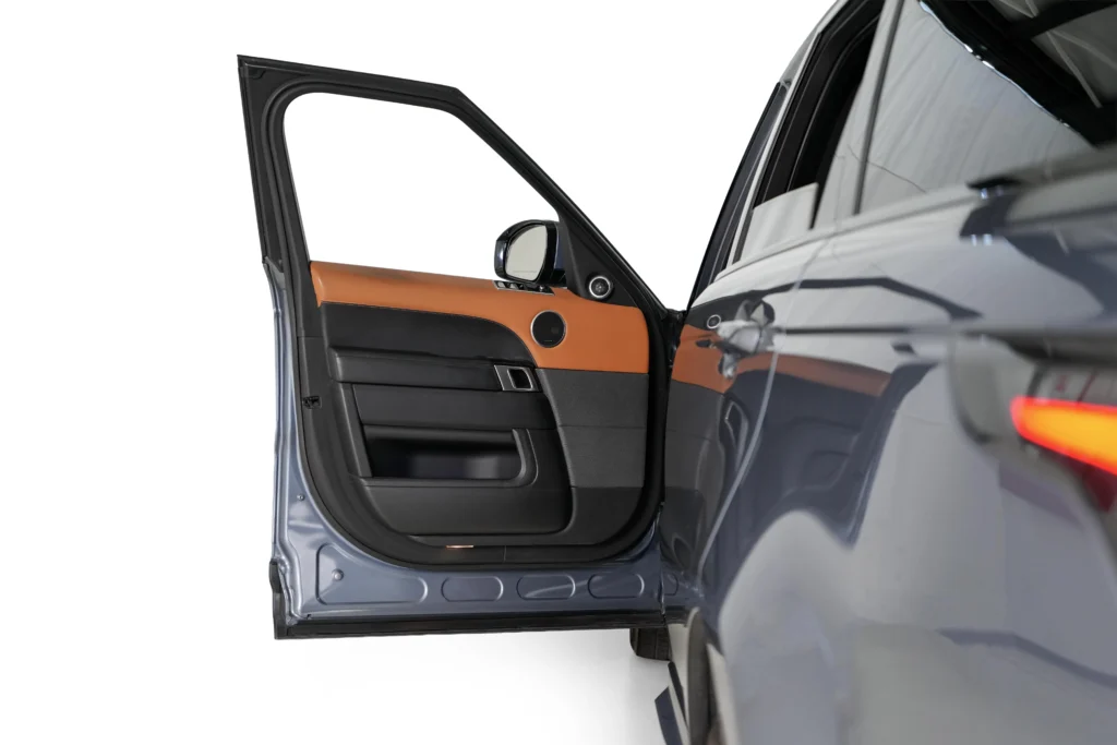 Land Rover Range Rover Sport HSE Dynamic Image