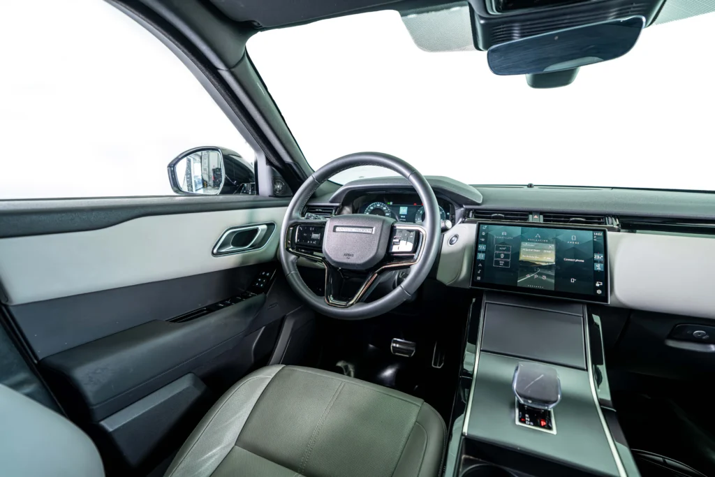 Land Rover Range Rover Velar R-Dynamic SE – Image 11