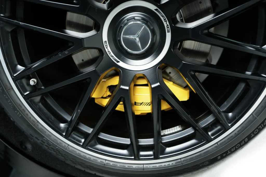 Mercedes-Benz SL-Class SL 63 AMG – Image 26