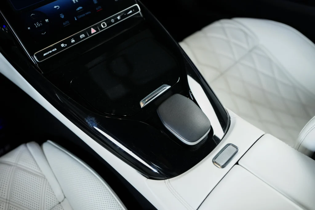 Mercedes-Benz SL-Class SL 63 AMG – Image 13