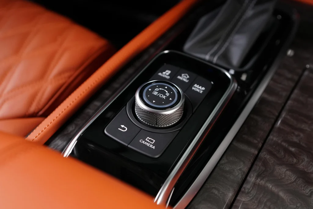 Nissan Patrol SE Platinum Image