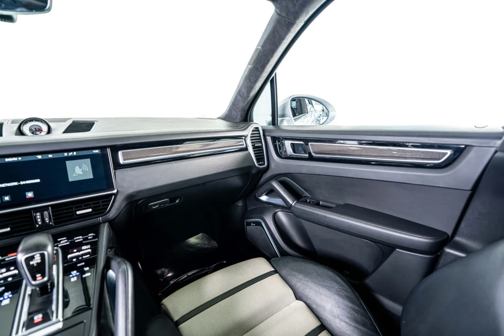 Porsche Cayenne Turbo Image