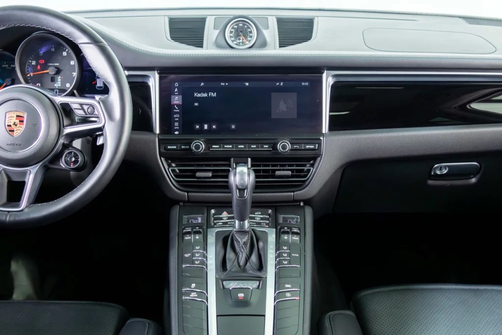 Porsche Macan Image