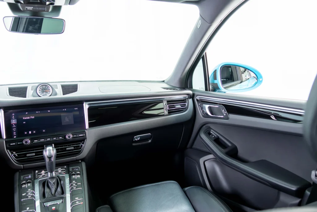 Porsche Macan Image