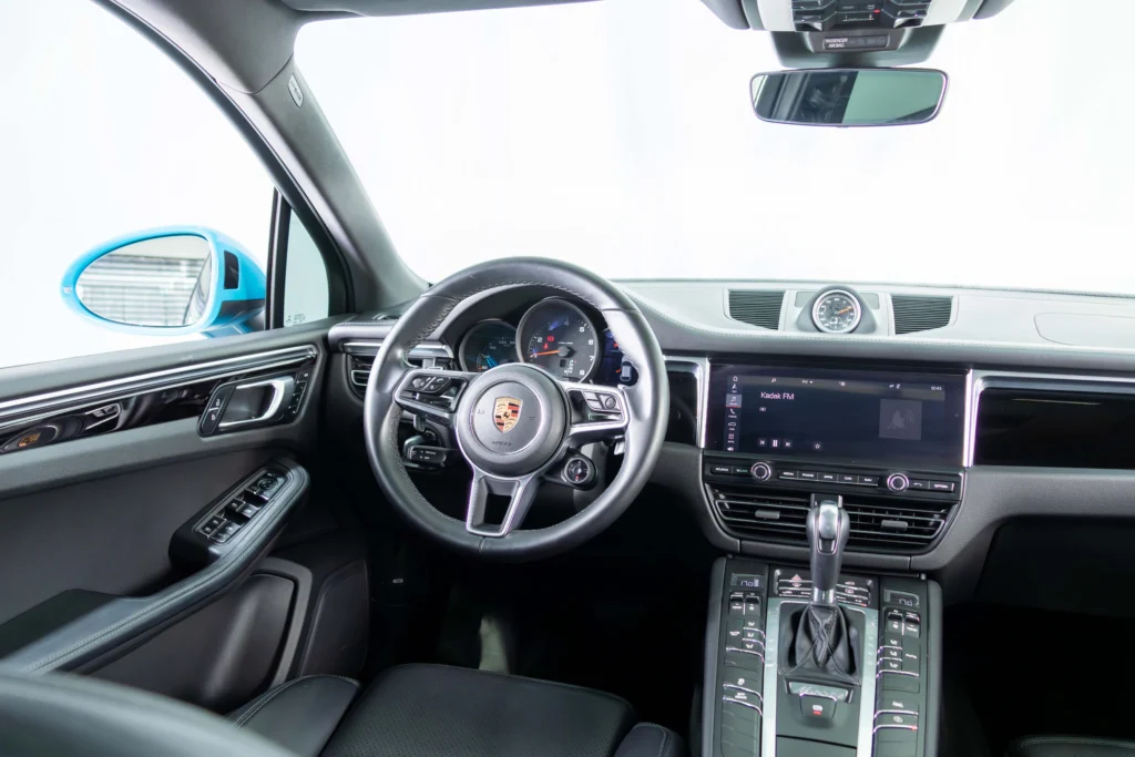 Porsche Macan Image