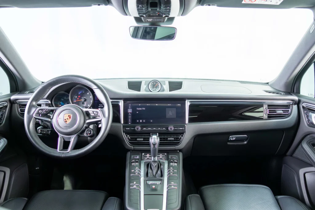 Porsche Macan Image