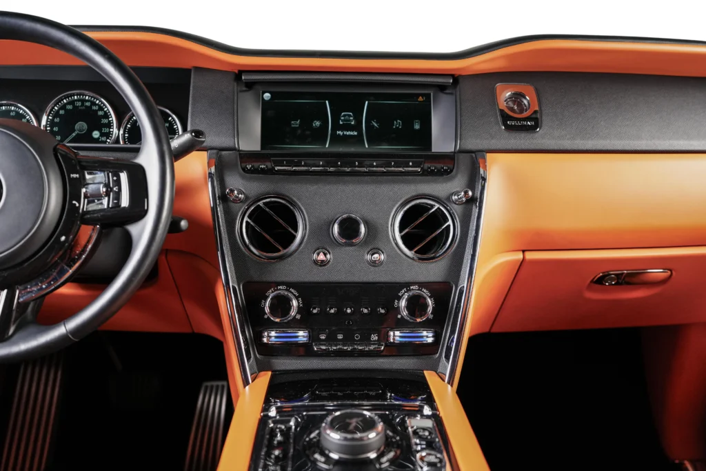 Rolls Royce Cullinan Image
