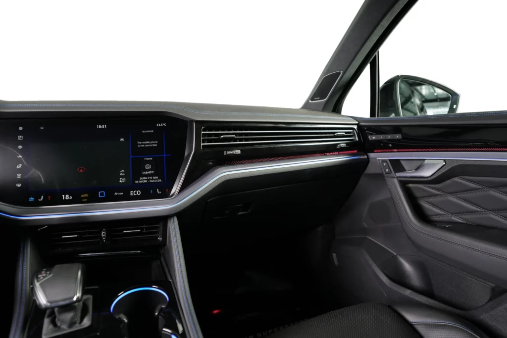 Volkswagen Touareg R-Line Image