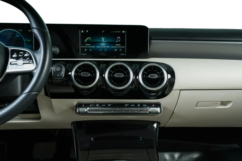 MERCEDES-BENZ A200 Image