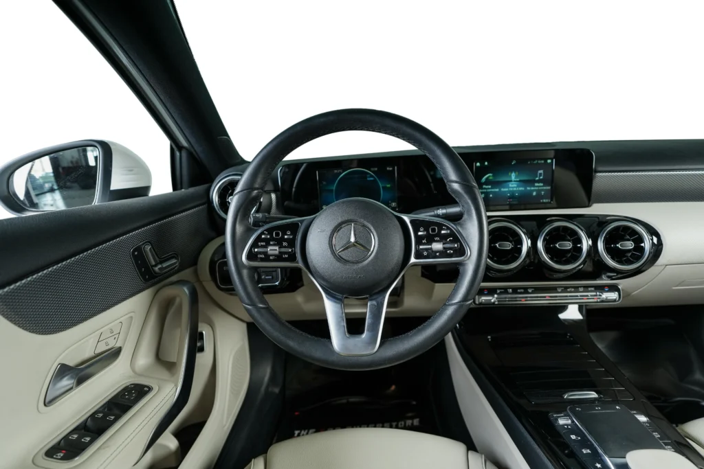 MERCEDES-BENZ A200 Image