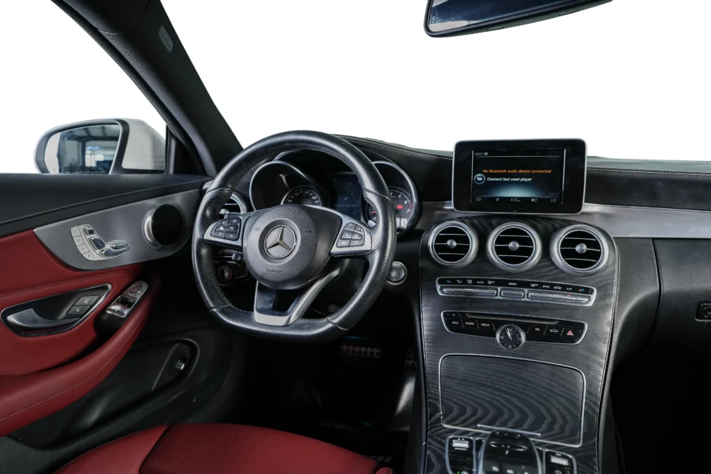 Mercedes-Benz C200 Image