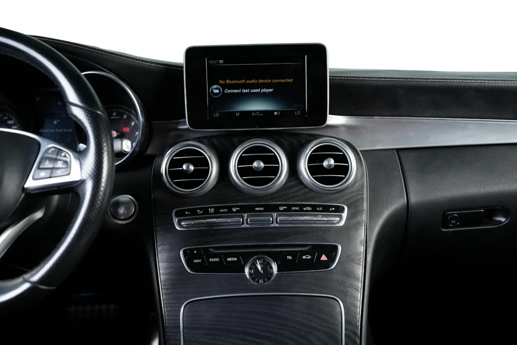 Mercedes-Benz C200 Image