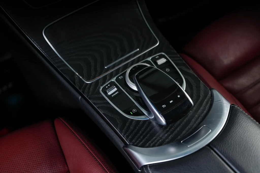 Mercedes-Benz C200 Image