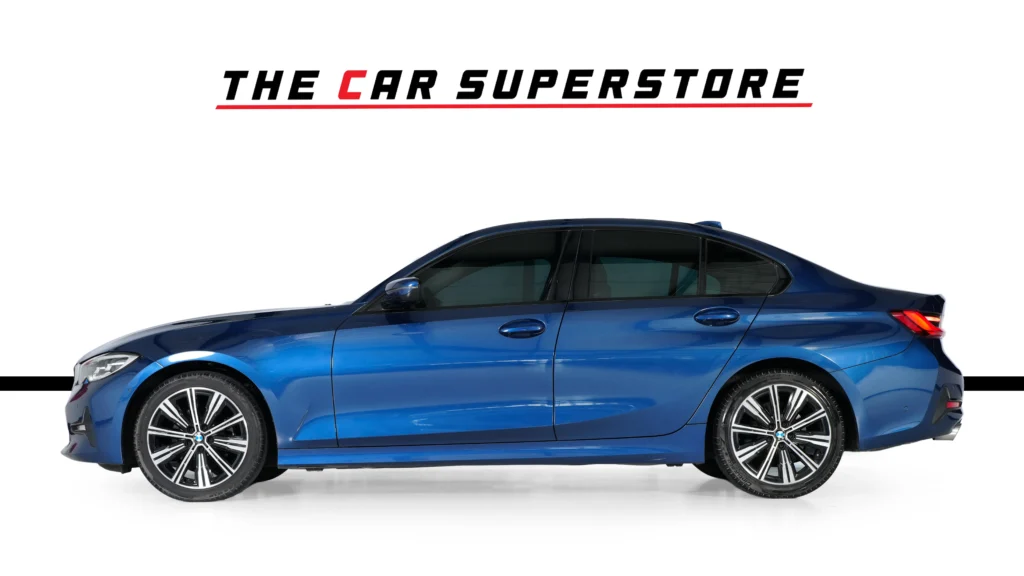 BMW 320i Luxury Image