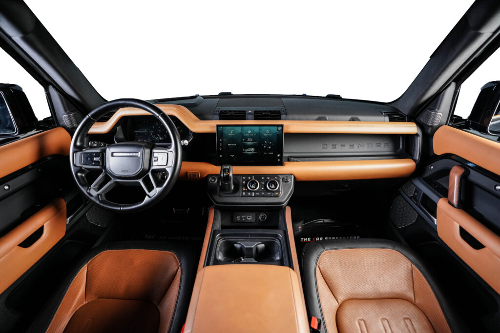 Land Rover Defender 110 P400 X Dynamic Image