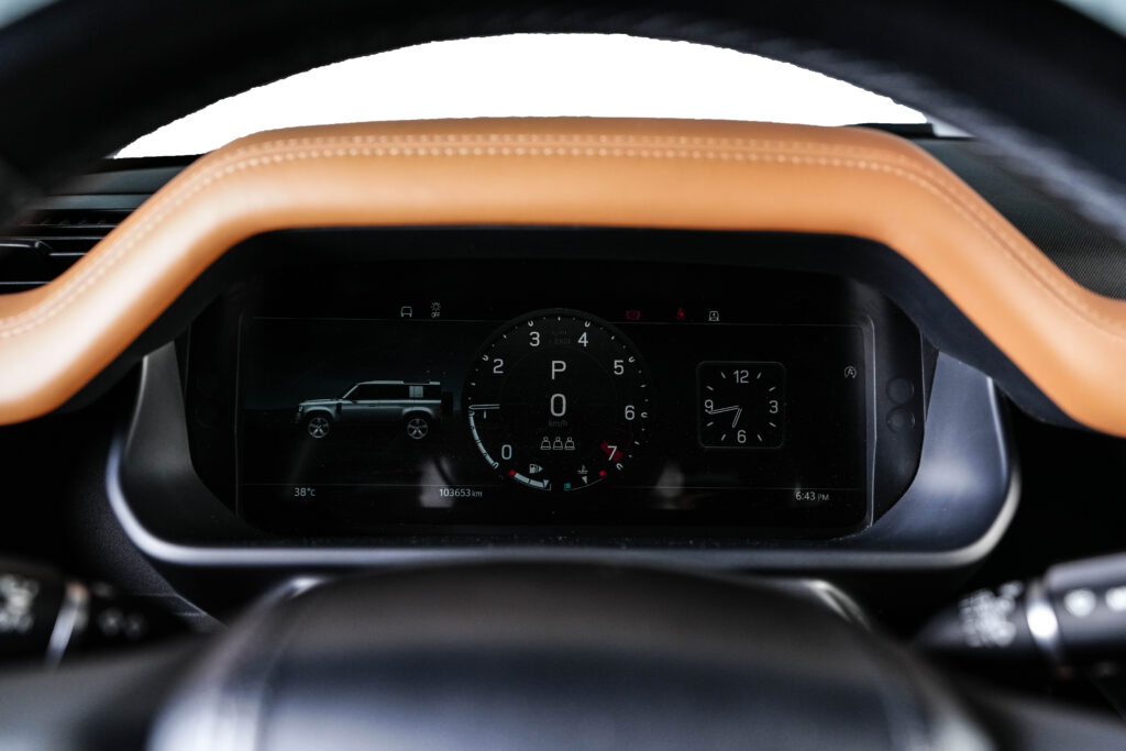 Land Rover Defender 110 P400 X Dynamic Image