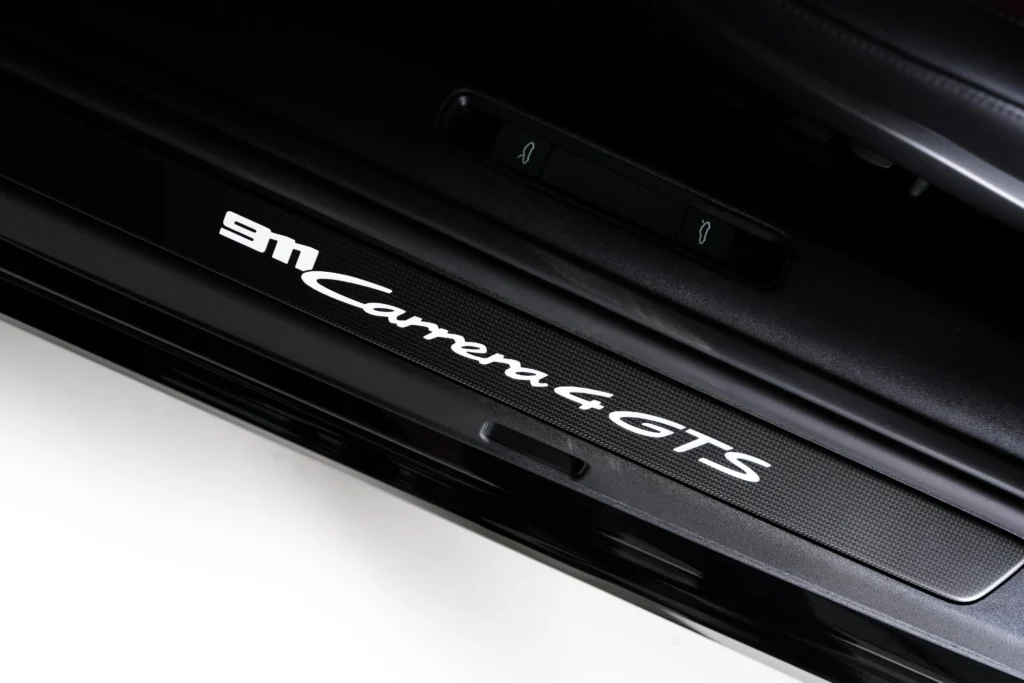 Porsche Carrera 4 GTS Cabriolet Image