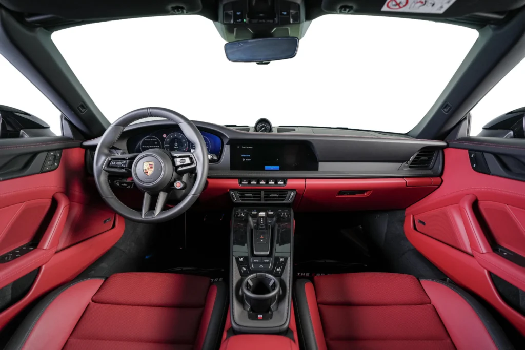 Porsche Carrera 4 GTS Cabriolet Image