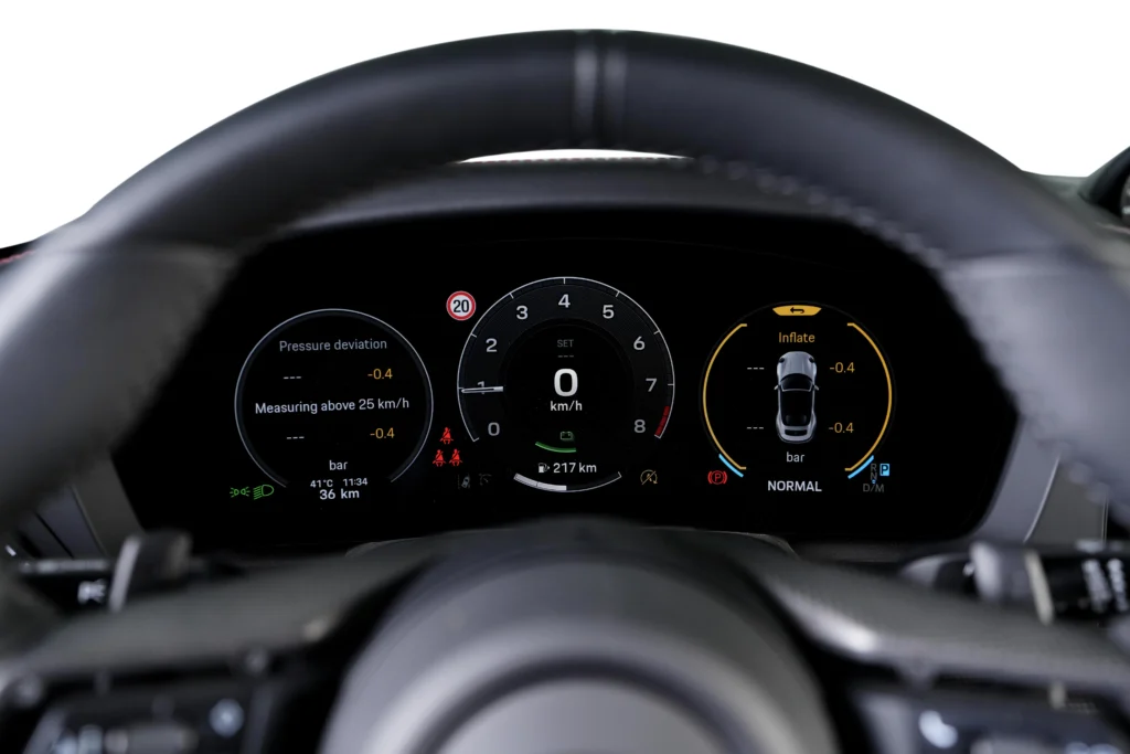 Porsche Carrera 4 GTS Cabriolet Image