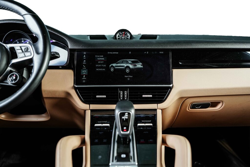 Porsche Cayenne Image