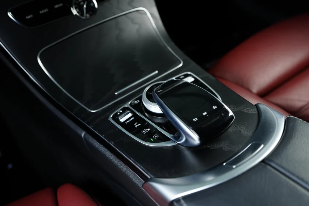 Mercedes-Benz C200 Image
