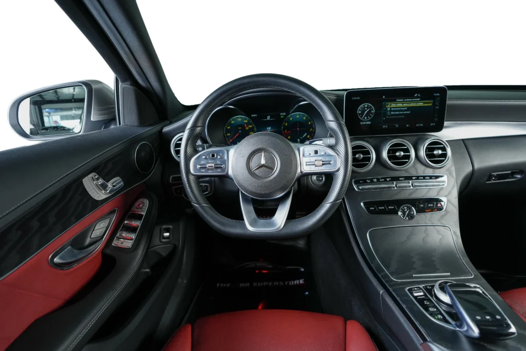 Mercedes-Benz C200 Image