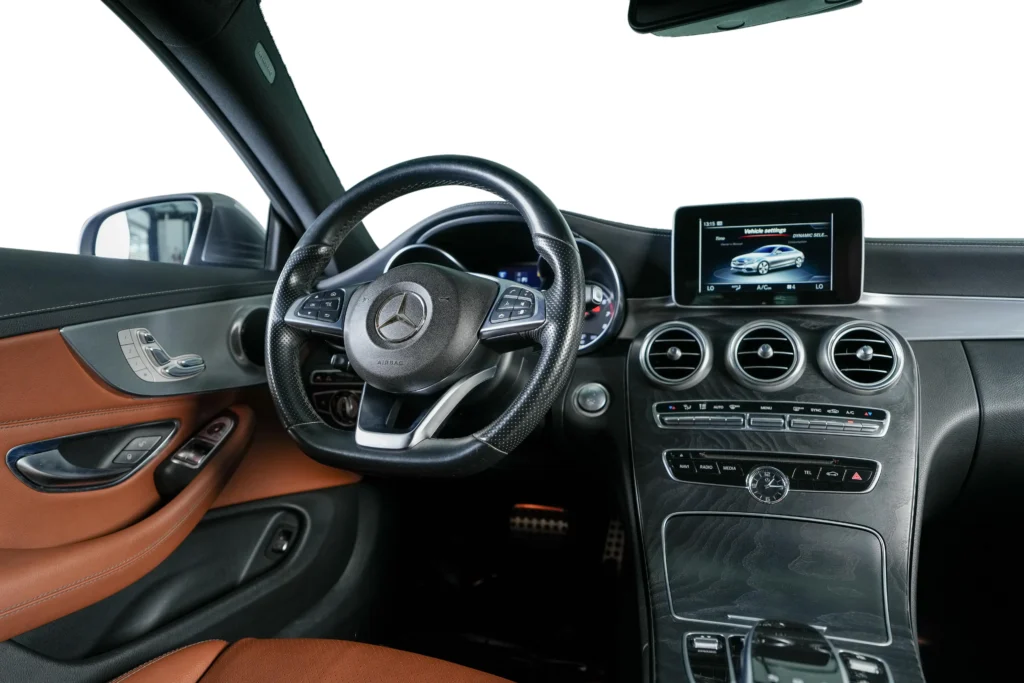 Mercedes Benz C200 Coupe Image