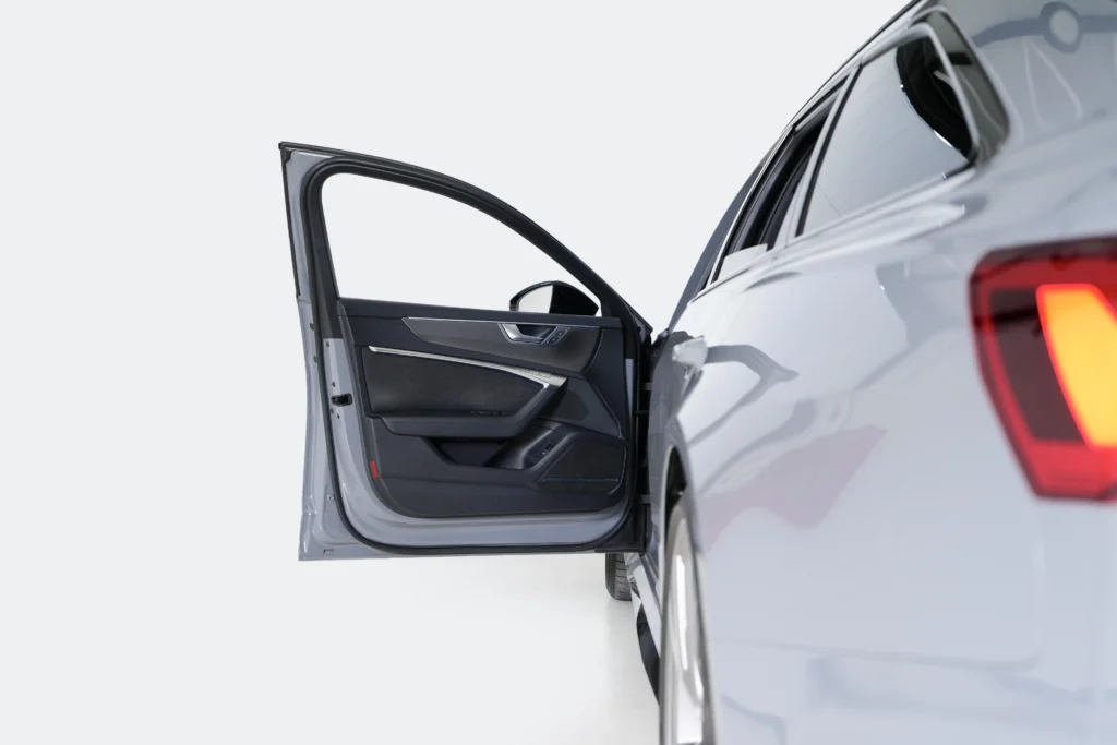 Audi RS6 Avant Image