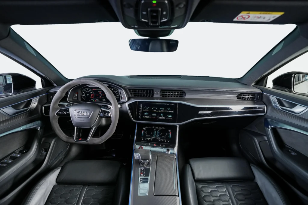 Audi RS6 Avant Image