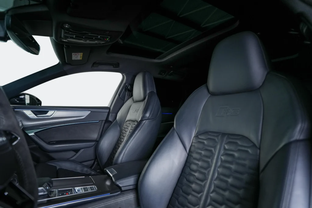 Audi RS6 Avant Image