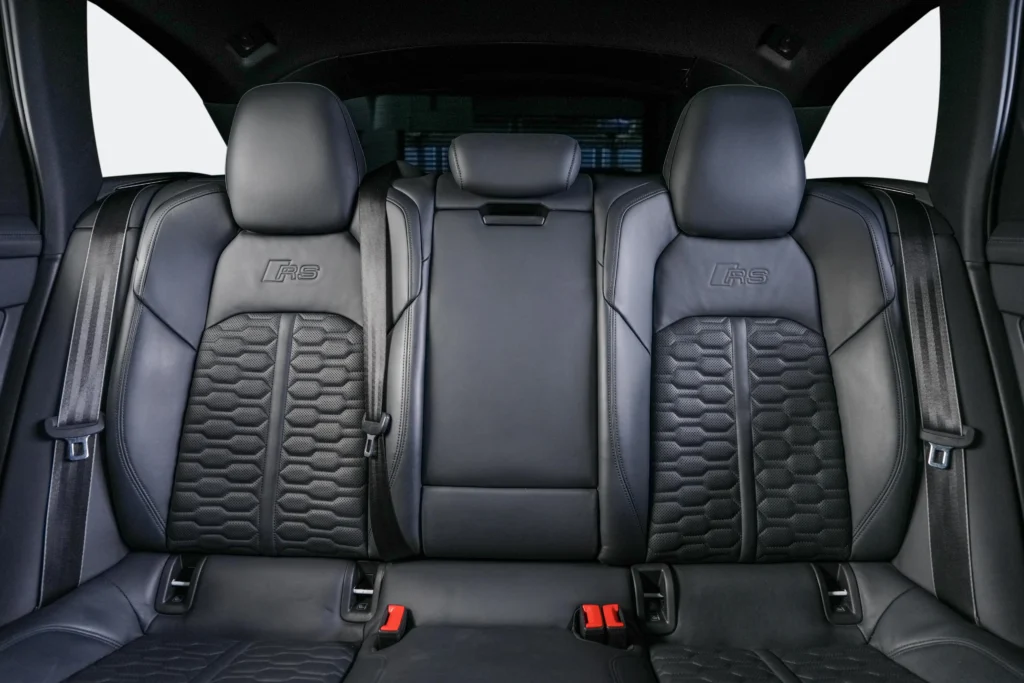 Audi RS6 Avant Image