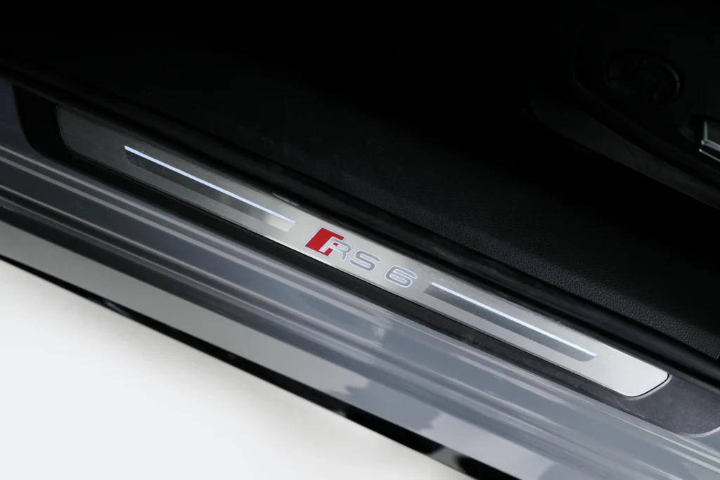 Audi RS6 Avant Image