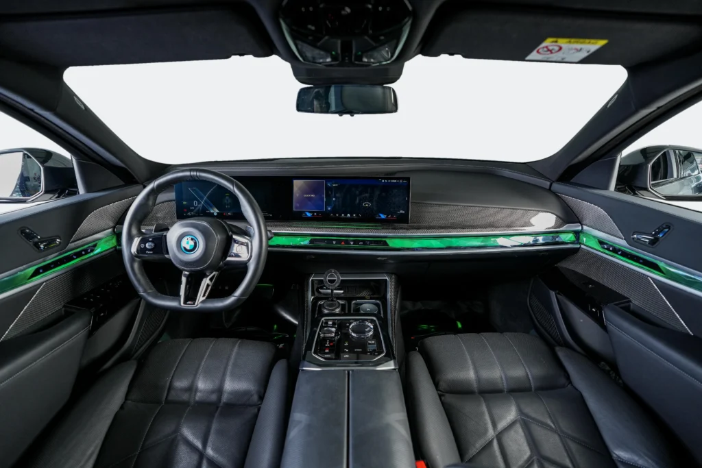 BMW 750e M-sport Image