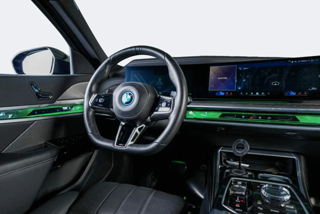 BMW 750e M-sport Image