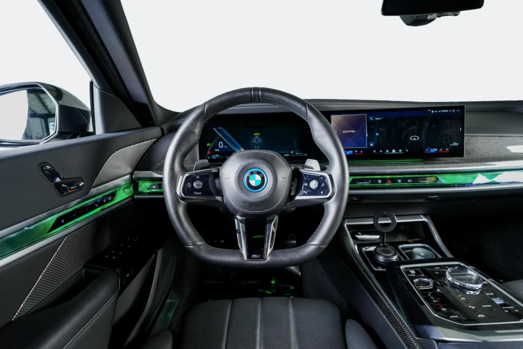BMW 750e M-sport Image