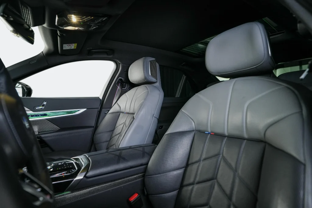 BMW 750e M-sport Image