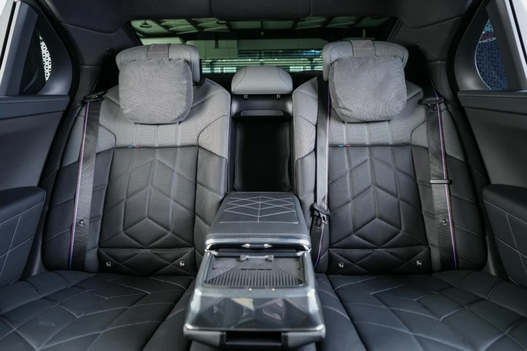 BMW 750e M-sport Image