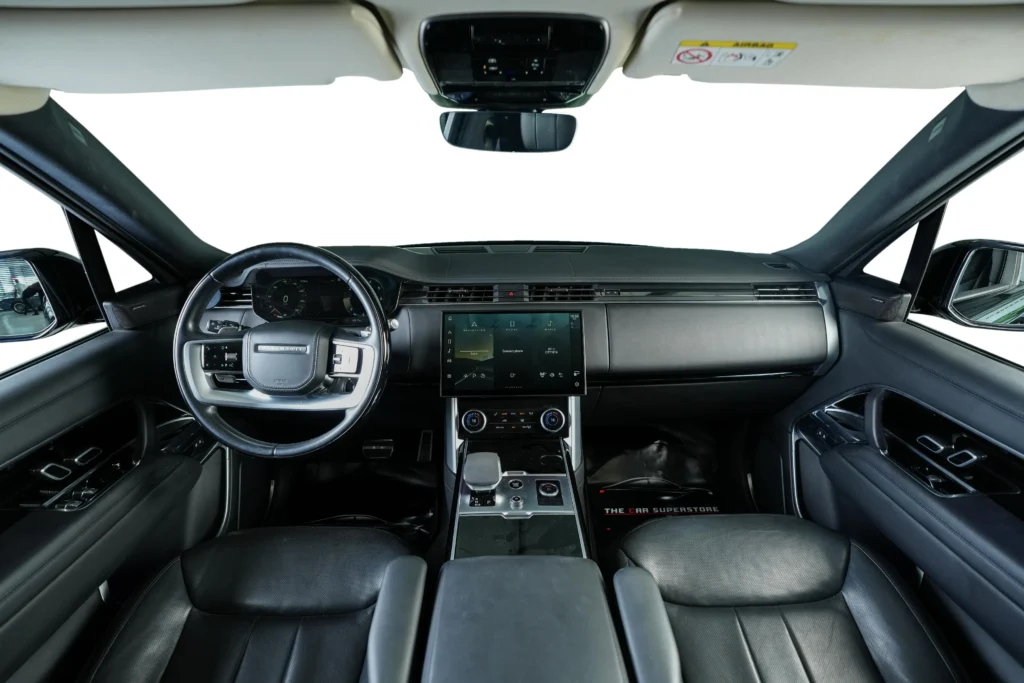 Land Rover Range Rover P400 SE Image
