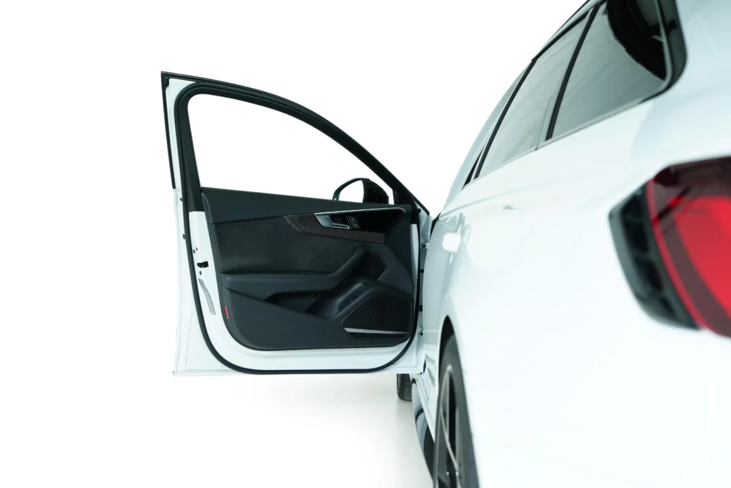 Audi RS4 Avant Competition Image