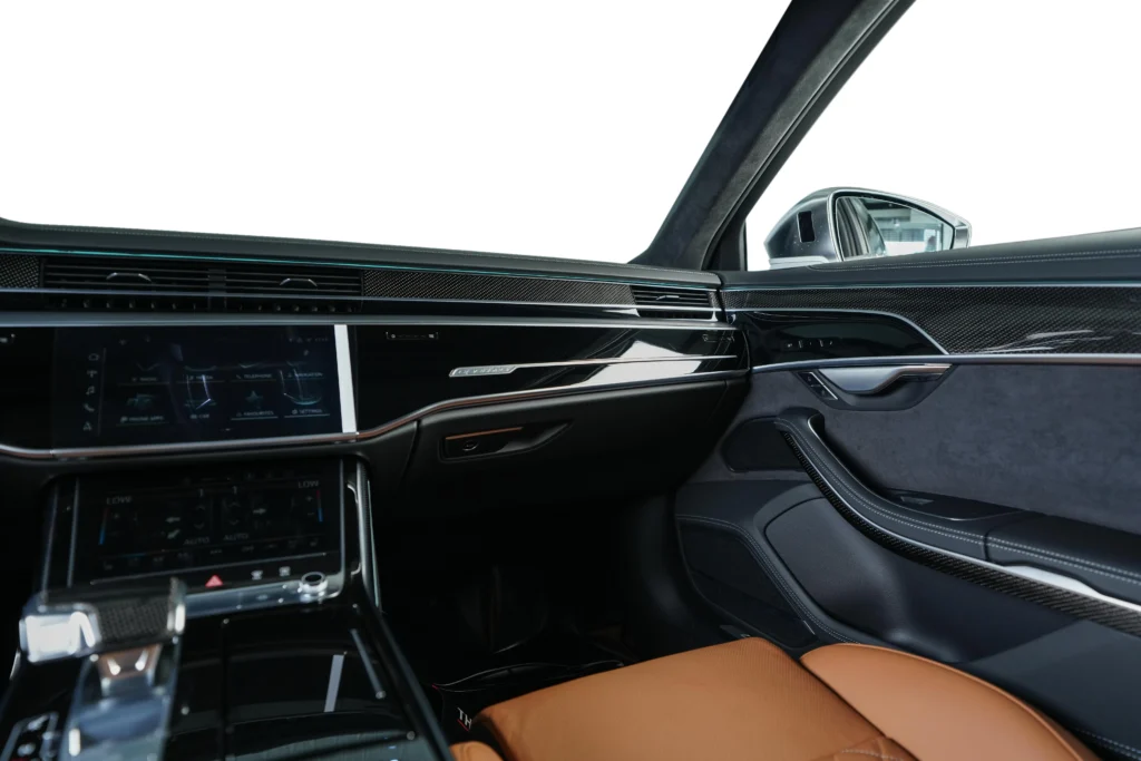Audi S8 Image