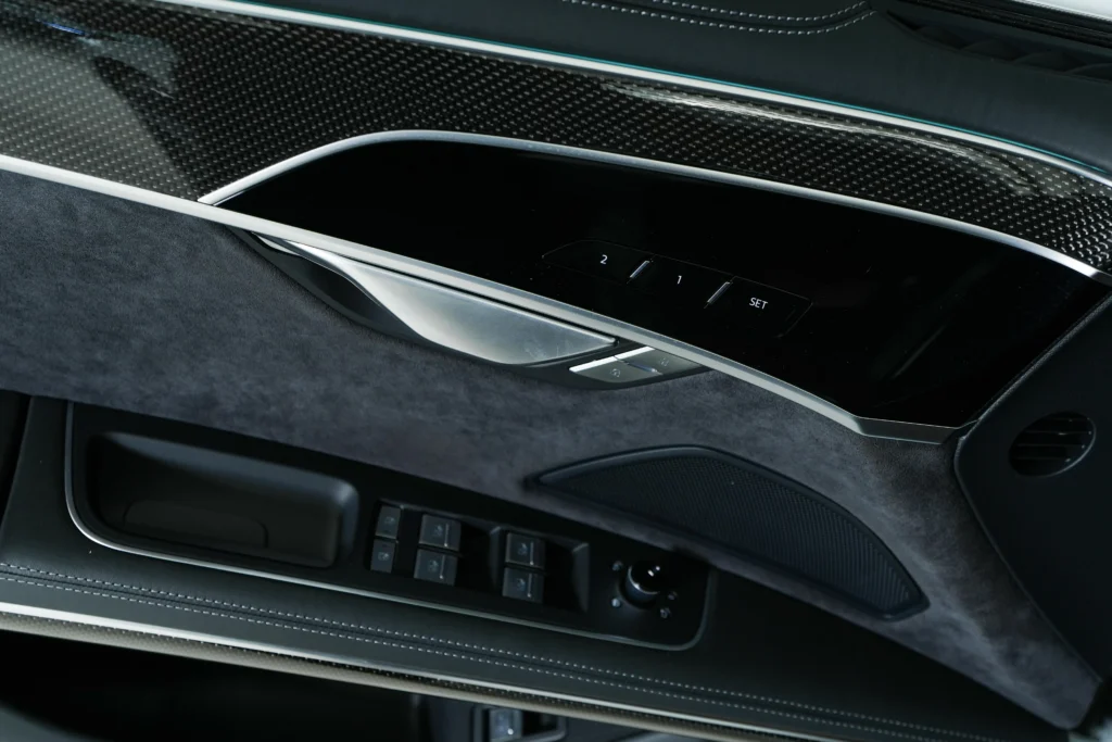 Audi S8 Image