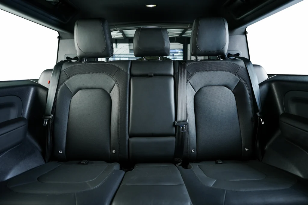 Land Rover Defender 90 X Dynamic Image
